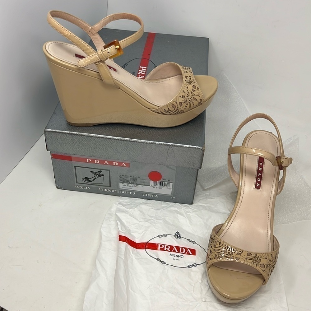 Prada Sz 37 Nude Cream Beige Patent Leather Wedge Sandals w/Original Box